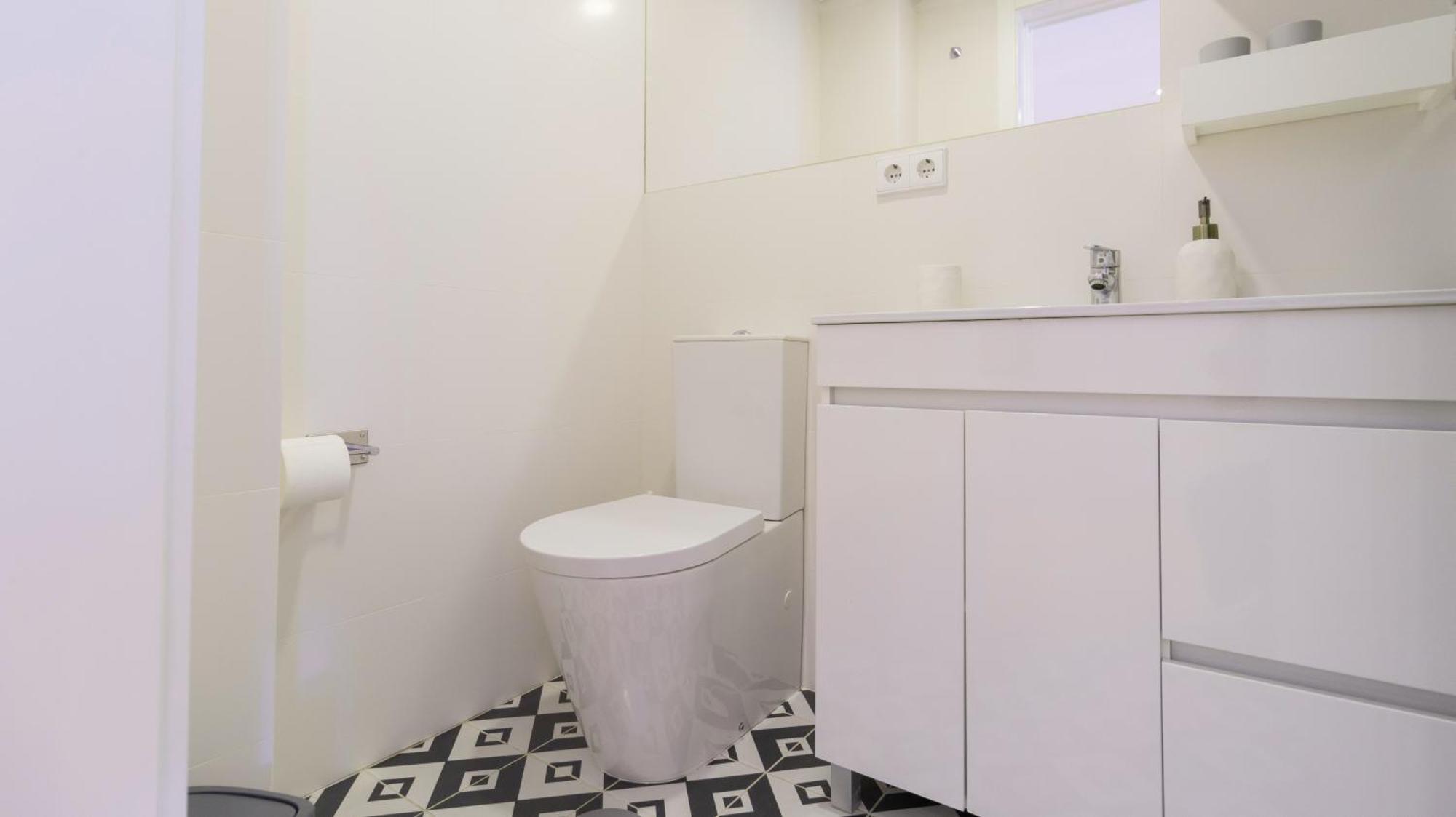 City Center Duplex W Patio By Lovelystay Porto Ngoại thất bức ảnh
