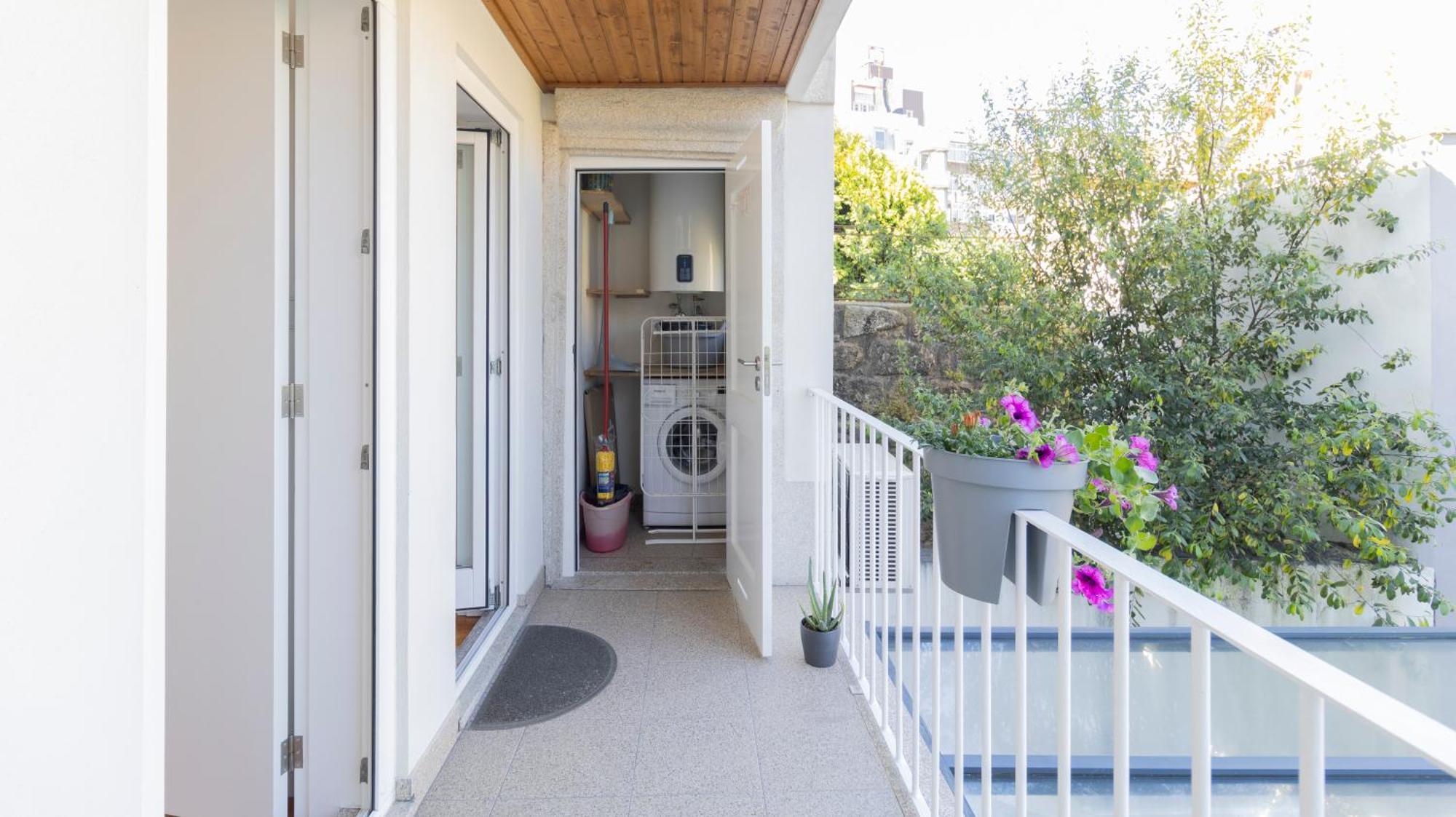 City Center Duplex W Patio By Lovelystay Porto Ngoại thất bức ảnh