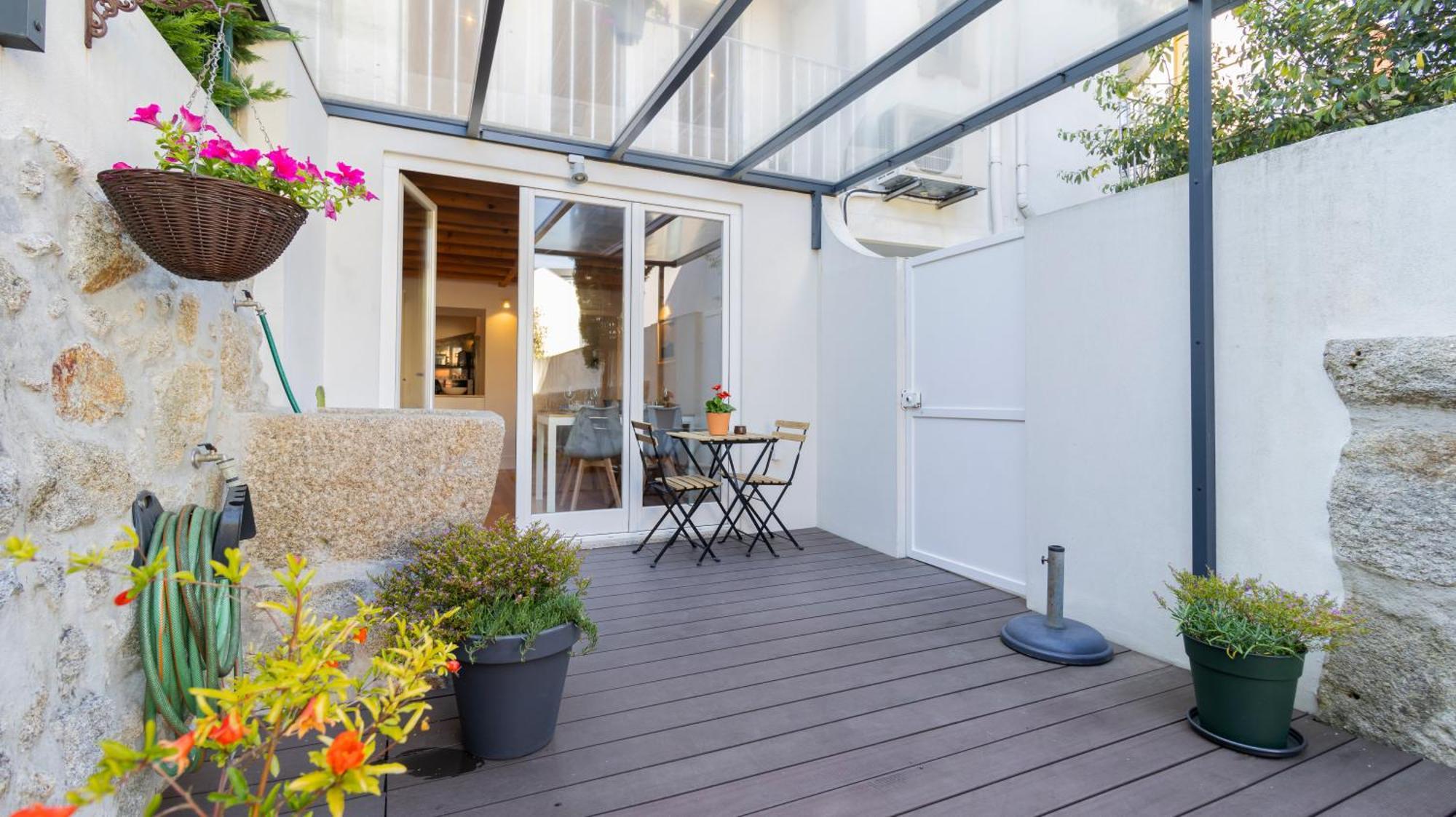 City Center Duplex W Patio By Lovelystay Porto Ngoại thất bức ảnh