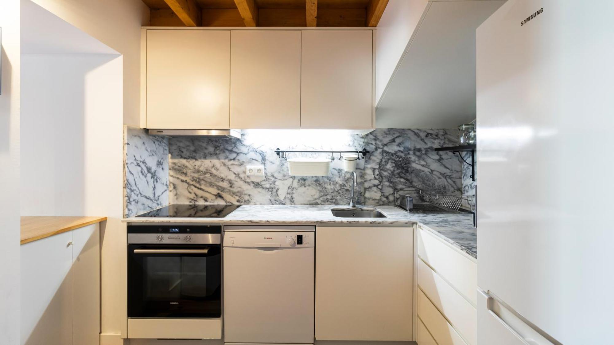 City Center Duplex W Patio By Lovelystay Porto Ngoại thất bức ảnh
